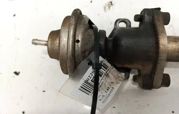 Volkswagen PASSAT B4 EGR valve 028131501E