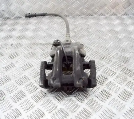 BMW 2 F22 F23 Rear brake caliper W09082