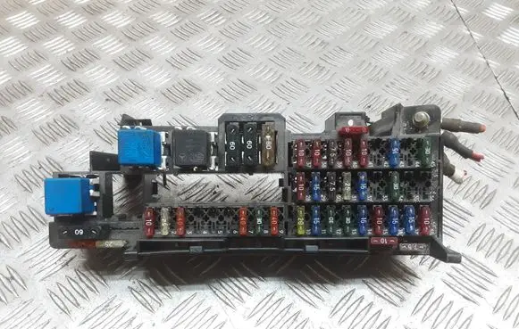 Mercedes-Benz A W168 Fuse box set A1685450240
