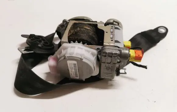 Audi Q7 4M Front seatbelt 4M0857706B