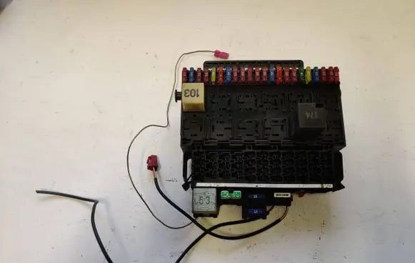Volkswagen Multivan T4 Fuse box set 357937039