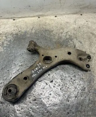 Toyota Auris 150 Front lower control arm/wishbone