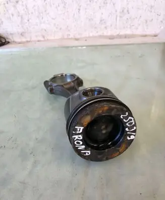 Seat Arona Piston with connecting rod 03lade