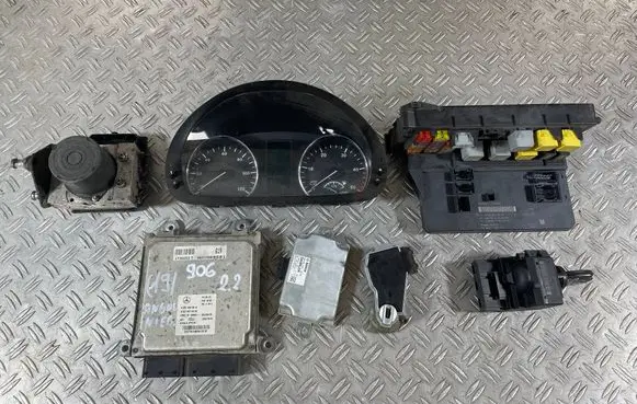 Mercedes-Benz Sprinter W906 Engine ECU kit and lock set A6519000601 A9068270005