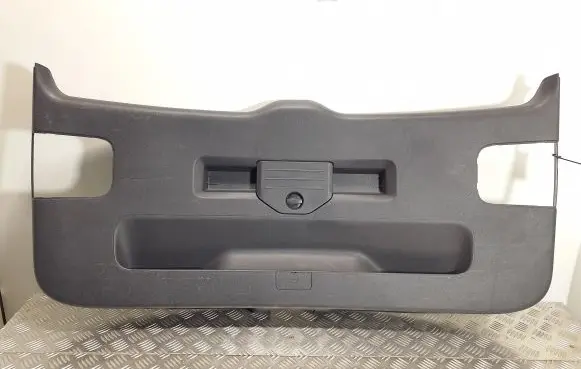 Tailgate trim