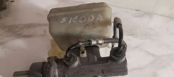 Skoda Octavia Mk1 (1U) Master brake cylinder 21027099