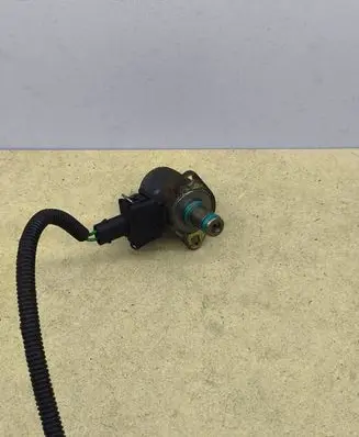Mercedes-Benz CLS C219 Hydraulic servotronic pressure valve 