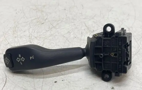 BMW 3 E46 Indicator stalk 8363668M 0110401025
