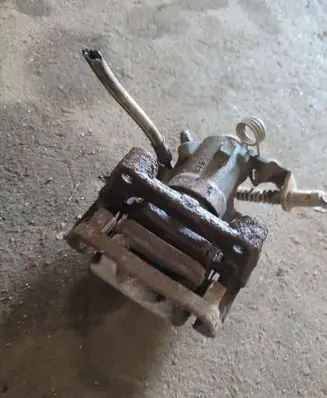 Opel Astra H Rear brake caliper