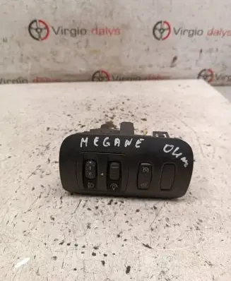 Renault Megane II Headlight level height control switch 8200079020