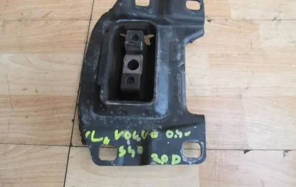 Volvo S40 Engine mount vacuum valve 