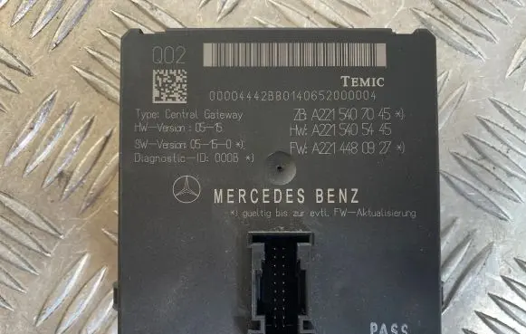 Mercedes-Benz S W221 Door central lock control unit/module A2215405445 A2215407045 A2214480927