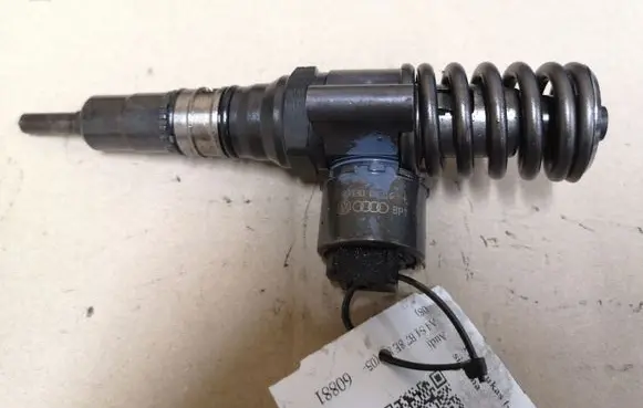 Audi A4 S4 B7 8E 8H Fuel injector 03G130073G