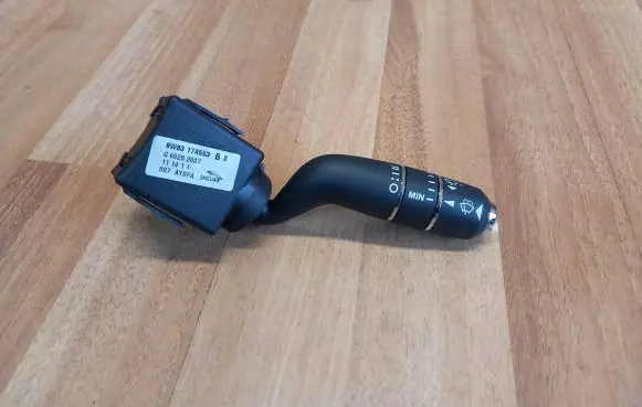 Jaguar XF X250 Wiper control stalk 8W8317A553BB G66282007