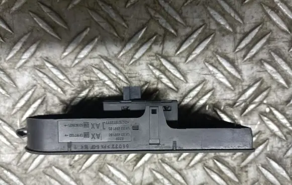 Opel Zafira B Electric window control switch