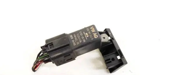 Volkswagen Golf Plus Glow plug pre-heat relay 0522120505 5234126