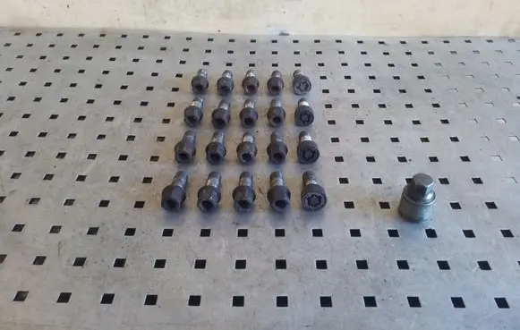 Nuts/bolts