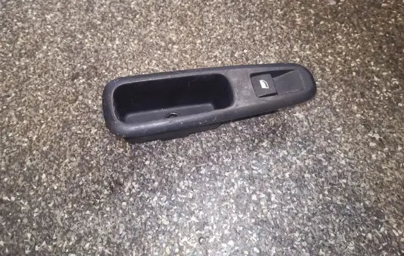 Peugeot 3008 I Electric window control switch
