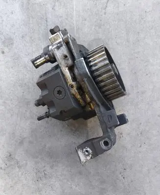 Ford Focus C-MAX Fuel injection high pressure pump 9651844380