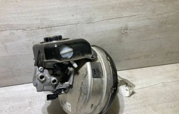 Audi A4 S4 B9 Brake booster 8W0612103B