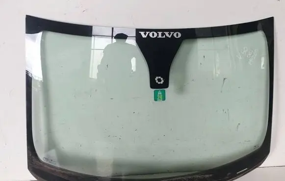 Volvo V50 Front windscreen/windshield window DOT32AS1M51 E000190 43R00091