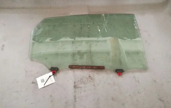 Toyota Prius (XW20) Rear door window glass