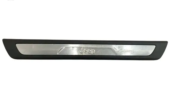 Front sill trim cover