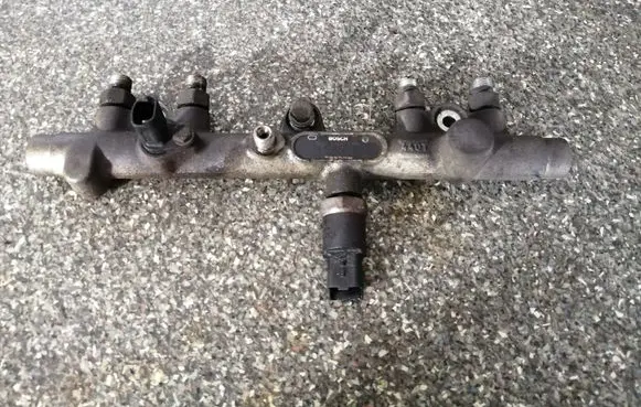 Fuel main line pipe