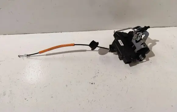 Audi A4 S4 B6 8E 8H Front door lock 8E0839015C PA66307GF