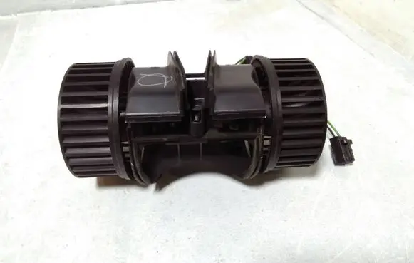 Chrysler Pacifica Heater fan/blower 790836L