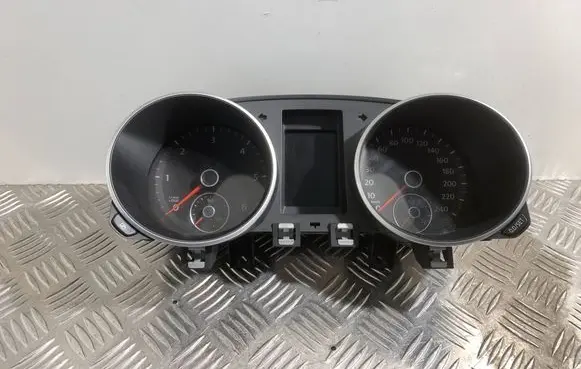 Volkswagen Golf VI Speedometer (instrument cluster) 5K0920862A