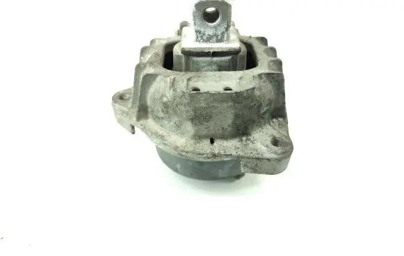 BMW 5 F10 F11 Engine mount bracket 6777371