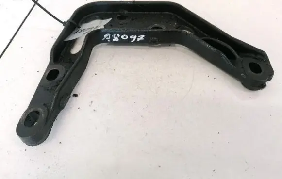 Ford Mondeo MK II Engine mounting bracket