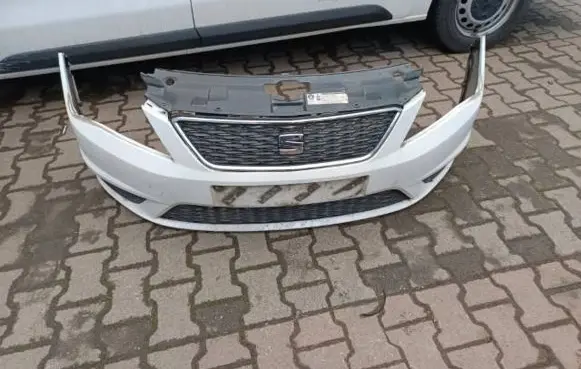 Seat Toledo IV (NH) Front bumper 3112