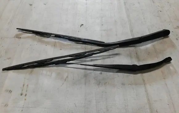 Honda Accord Front wiper blade arm