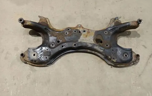 Toyota Corolla Verso AR10 Front subframe 