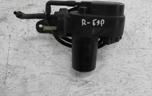 Renault Espace III Central locking vacuum pump 7700841557