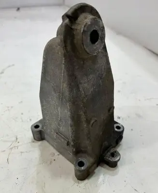 Mercedes-Benz C W204 Engine mounting bracket A2712232304 | 888.112.318