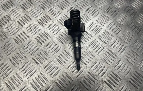 Audi A4 S4 B7 8E 8H Fuel injector 03G130073