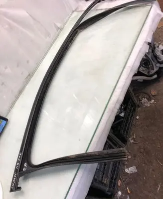 Mercedes-Benz EQA Rubber seal front door window/glass A2477254200