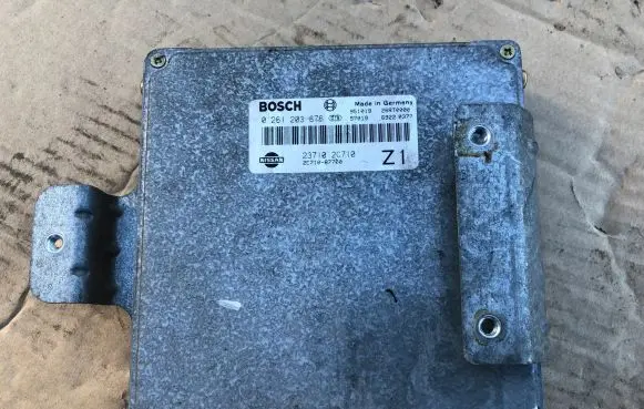 Nissan Serena Engine control unit/module 2C71087700 237102C710