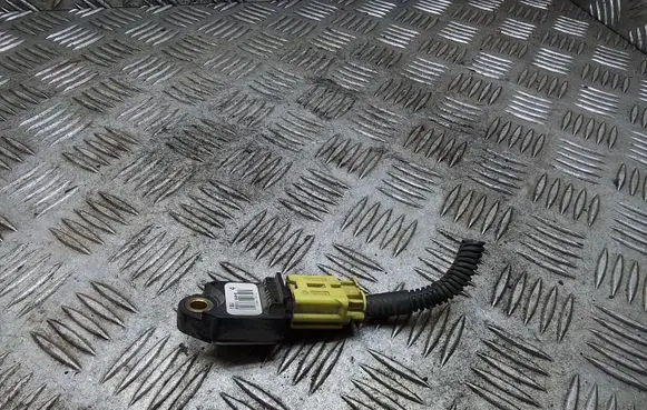 Lexus IS 220D-250-350 Airbag deployment crash/impact sensor 898310W040