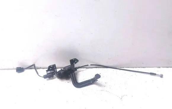Hyundai Santa Fe Engine bonnet (hood) release handle