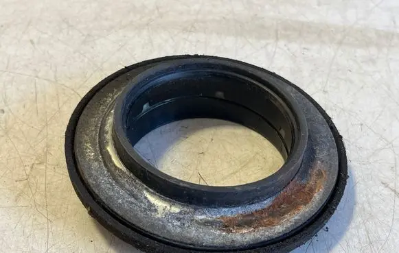 Audi Q2 - Front upper strut mount 5Q0412249E