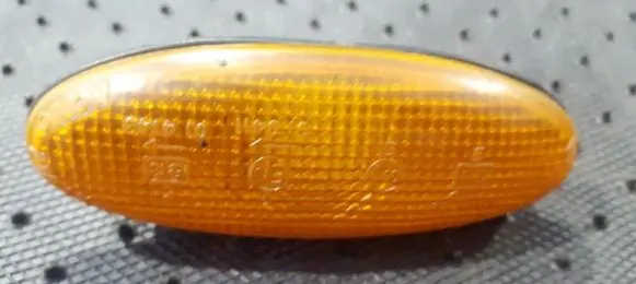 Front fender indicator light