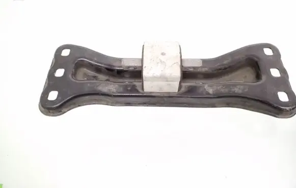 Mercedes-Benz C W204 Gearbox mount A2042421001 4310Z01001