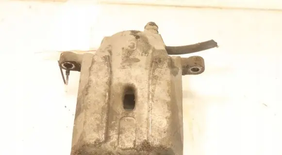 Toyota Prius (XW20) Front brake caliper
