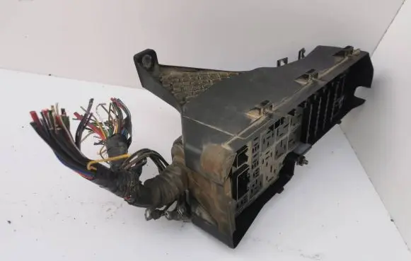 Volvo V70 Fuse module 9494210