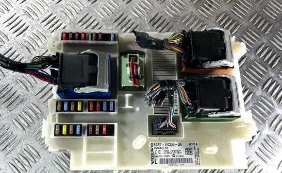 Volvo V60 Fuse module 31343677 31343677AA BG9T14C256GA