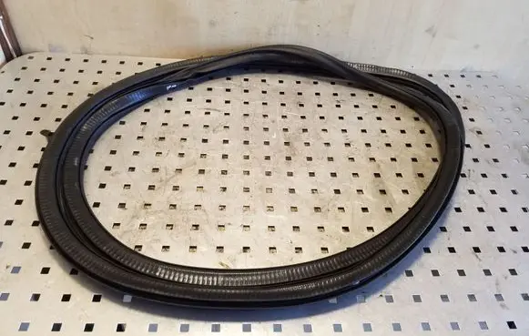 Audi A8 S8 D4 4H Front door rubber seal